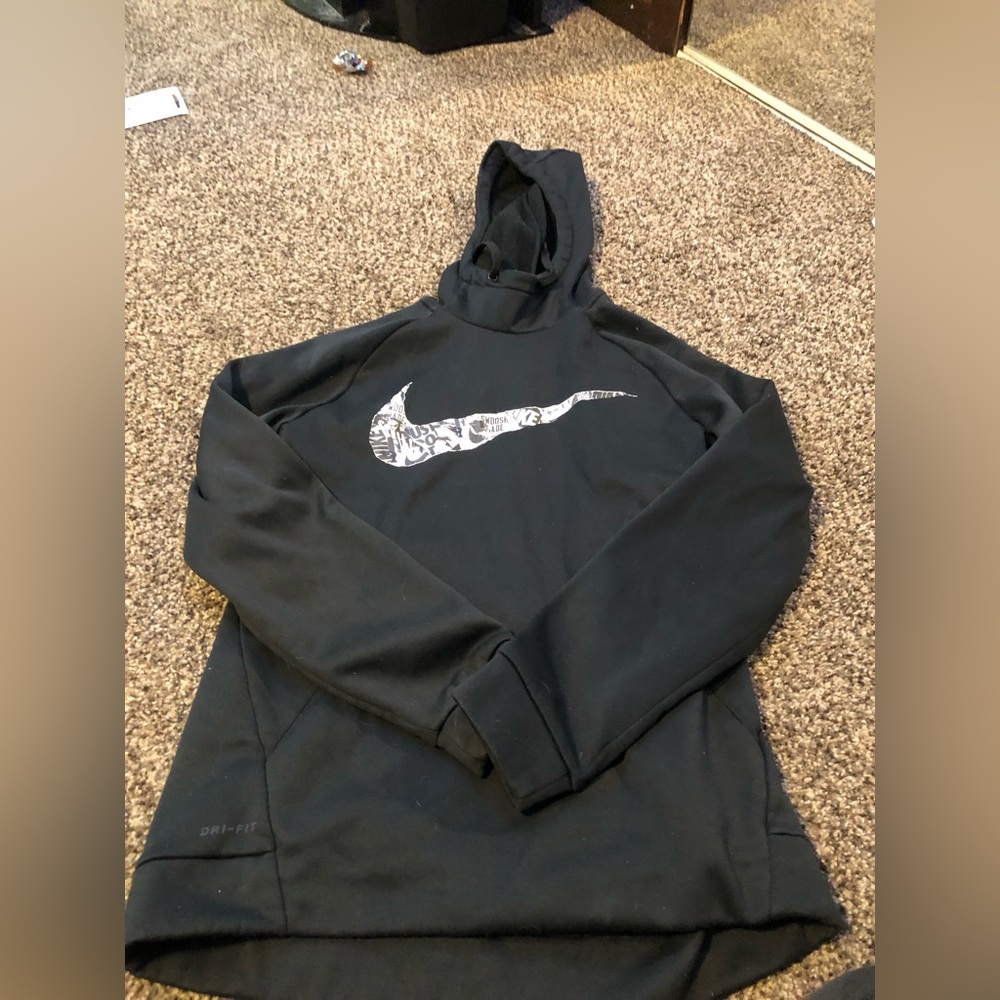 black nike hoodie size medium